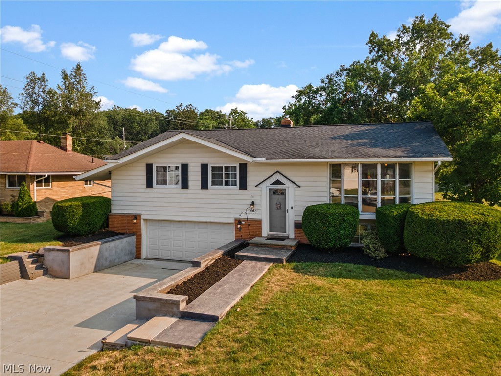 906 Long Ridge Drive Seven Hills OH 44131
