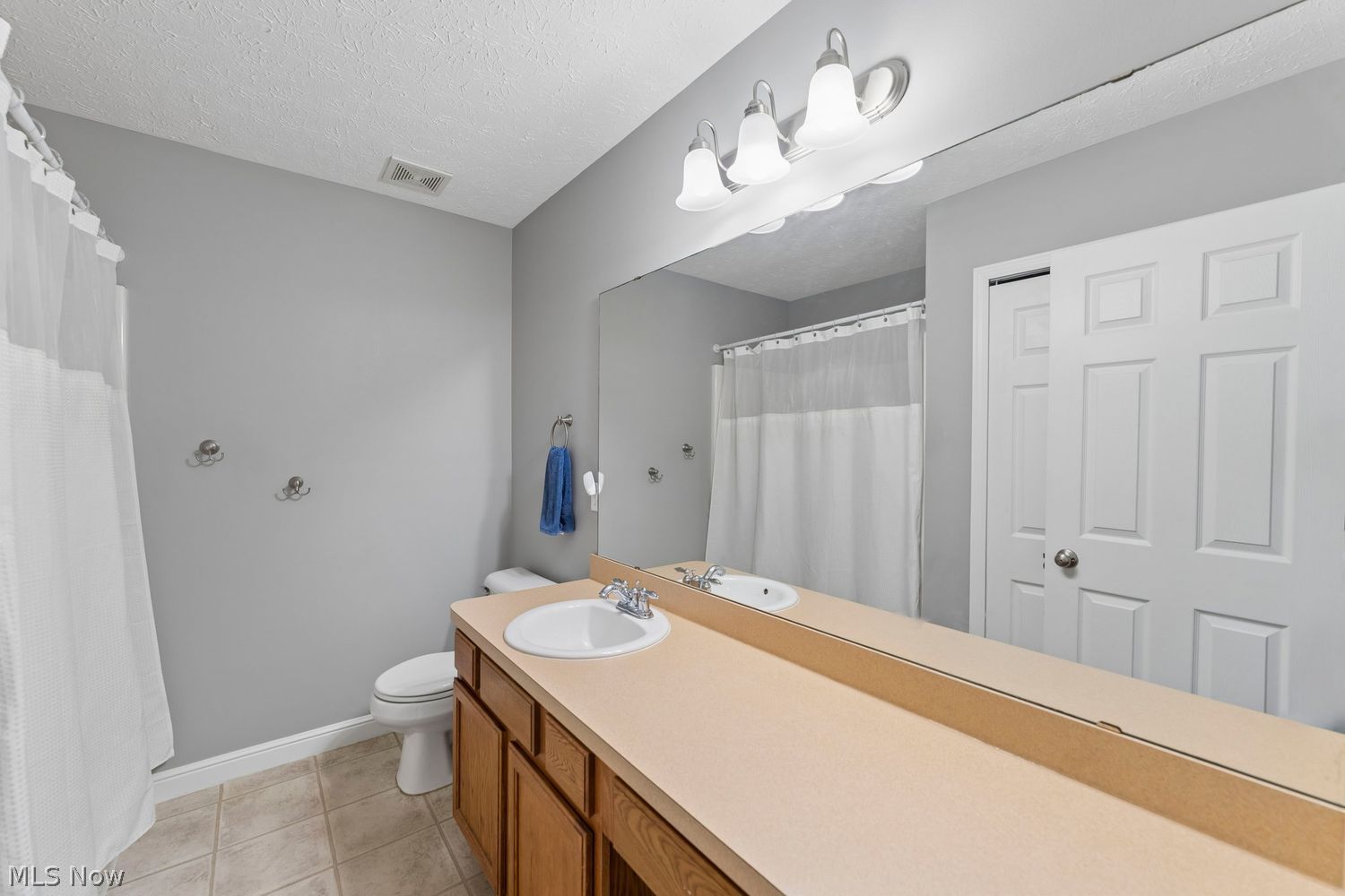 38041 Vista Lake Way North Ridgeville OH 44039