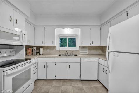 6854 Hillway Avenue NW North Canton OH 44720