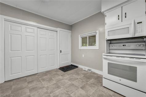 6854 Hillway Avenue NW North Canton OH 44720