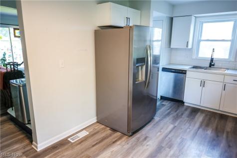 20657 Bowling Green Road Maple Heights OH 44137