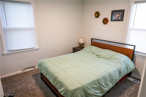 20657 Bowling Green Road Maple Heights OH 44137