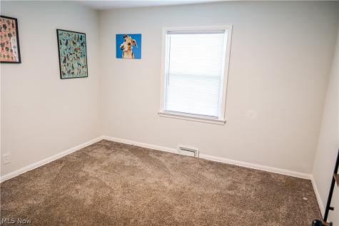 20657 Bowling Green Road Maple Heights OH 44137