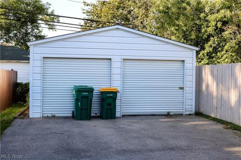 20657 Bowling Green Road Maple Heights OH 44137