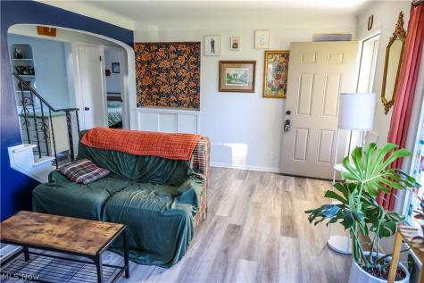 20657 Bowling Green Road Maple Heights OH 44137