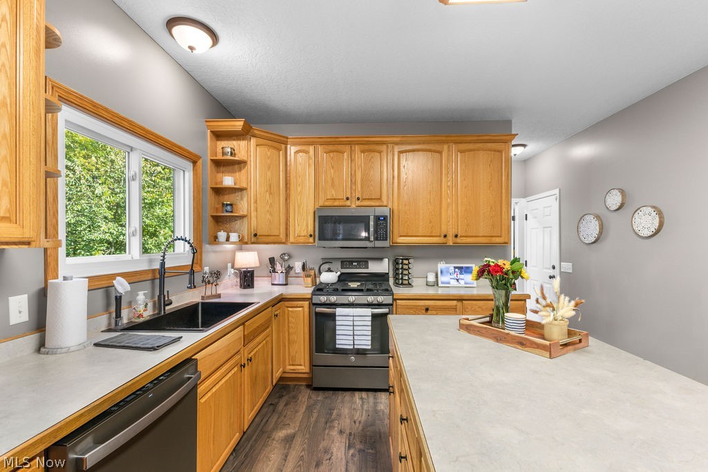 1065 Sparrow Run Streetsboro OH 44241