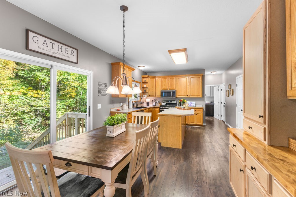 1065 Sparrow Run Streetsboro OH 44241