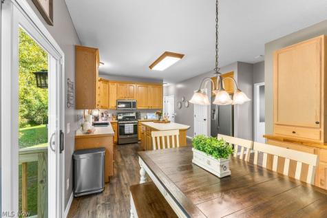 1065 Sparrow Run Streetsboro OH 44241
