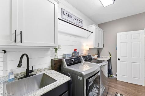 1065 Sparrow Run Streetsboro OH 44241