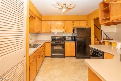 942 El Dorado Drive Akron OH 44319