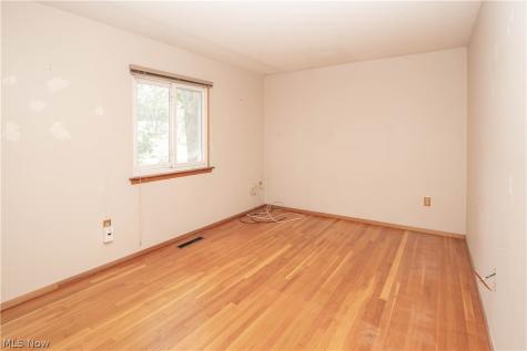 942 El Dorado Drive Akron OH 44319