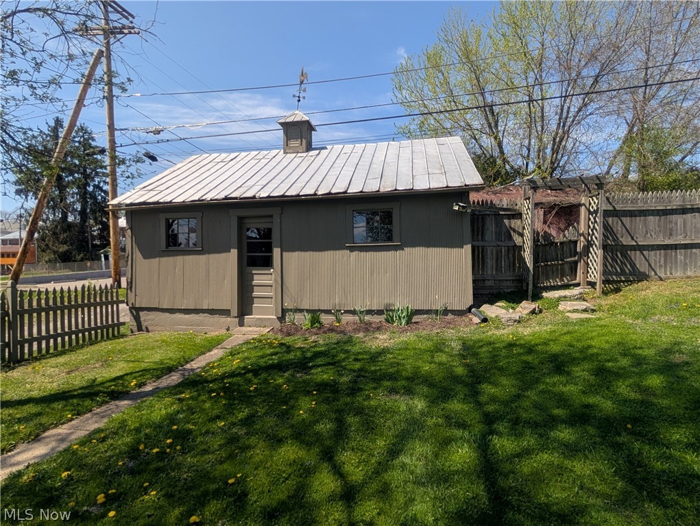 114 W Sheridan Avenue Somerset OH 43783
