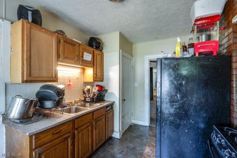 3892 E 153rd Street Cleveland OH 44128