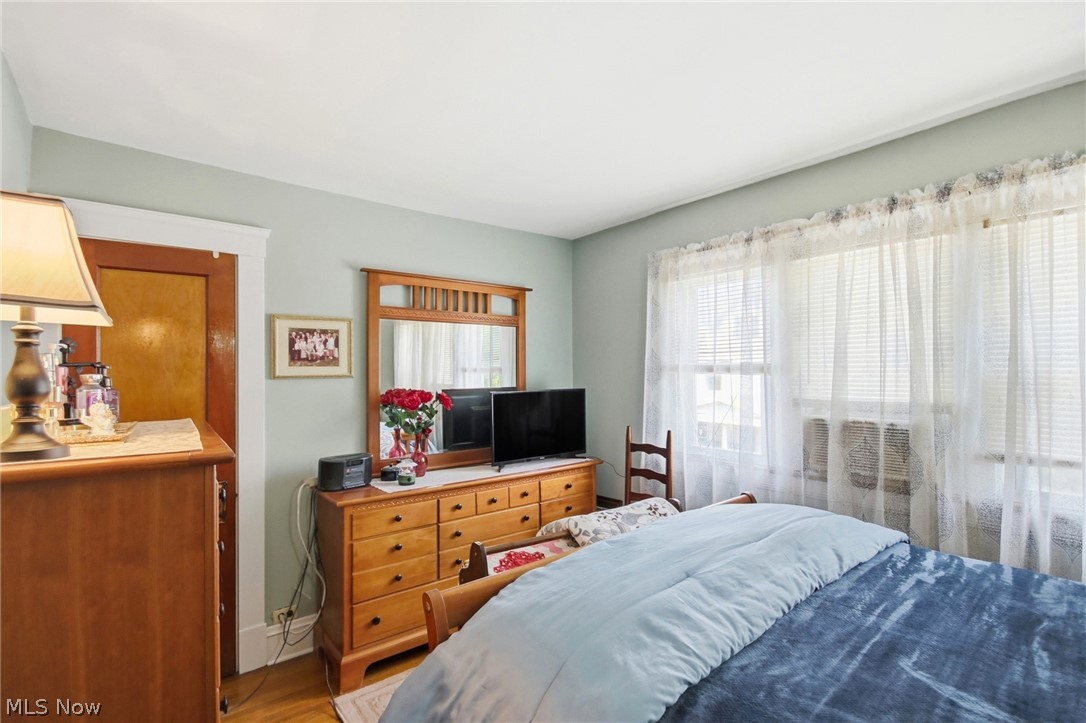 1554 Olivewood Avenue Lakewood OH 44107