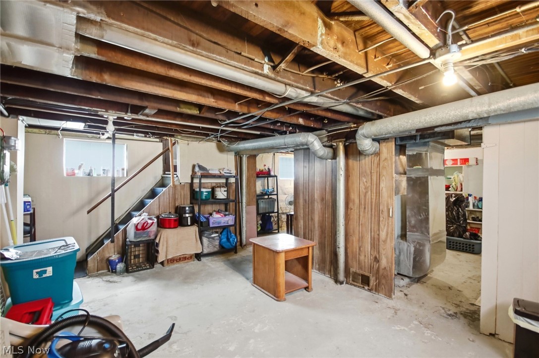 1554 Olivewood Avenue Lakewood OH 44107