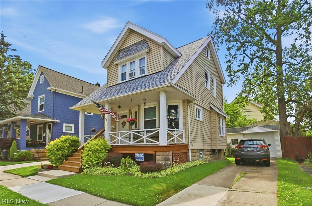 1554 Olivewood Avenue Lakewood OH 44107