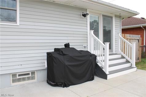 13605 Crestway Drive Brook Park OH 44142