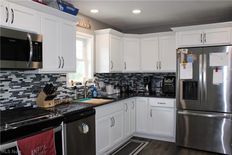 13605 Crestway Drive Brook Park OH 44142