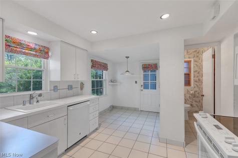 23410 E Baintree Road Beachwood OH 44122