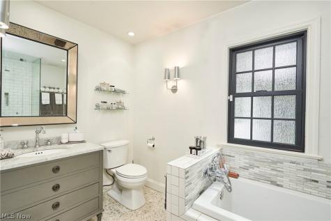 351 Overwood Road Akron OH 44313