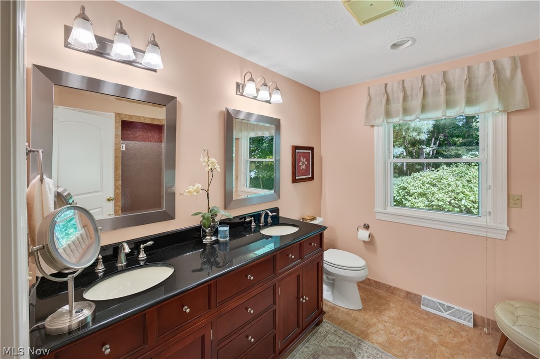 14012 Fox Hollow Drive Novelty OH 44072