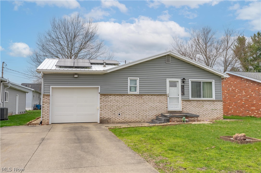408 4th Street NE New Philadelphia OH 44663
