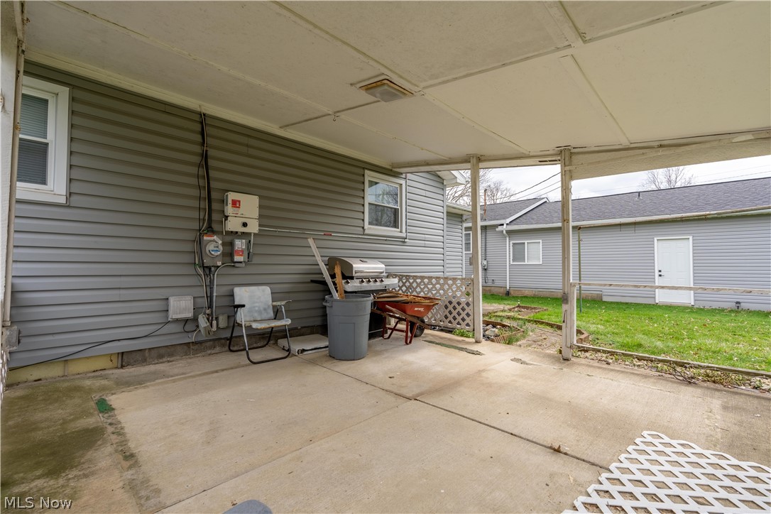 408 4th Street NE New Philadelphia OH 44663