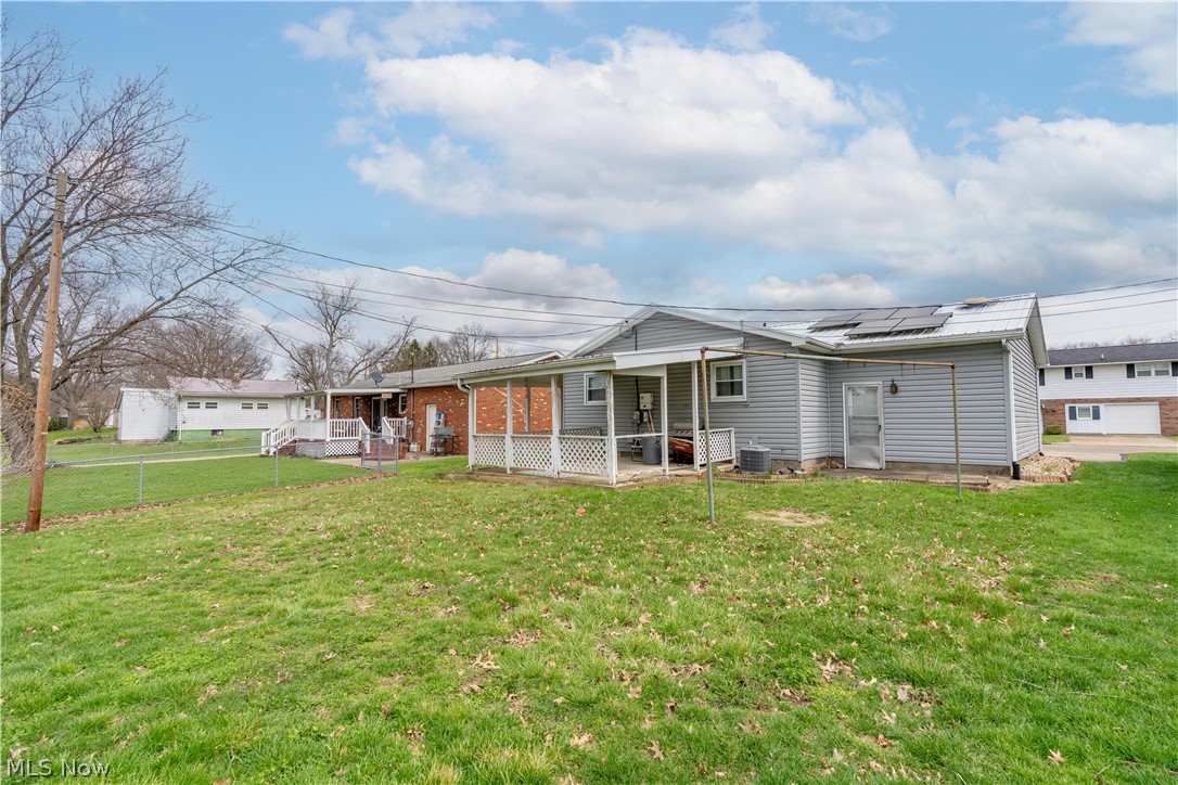 408 4th Street NE New Philadelphia OH 44663