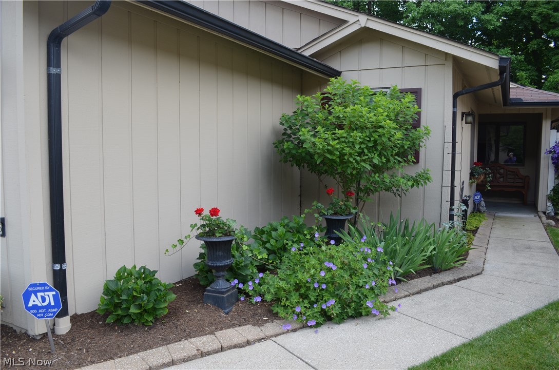 Strongsville OH, 11216 Blodgett Creek Trail
