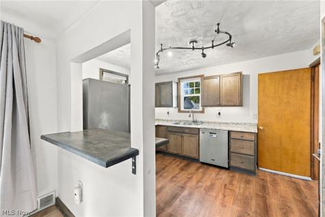 1434 Sunset Road Mayfield Heights OH 44124