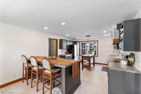 2115 Hunting Valley Street NW North Canton OH 44720