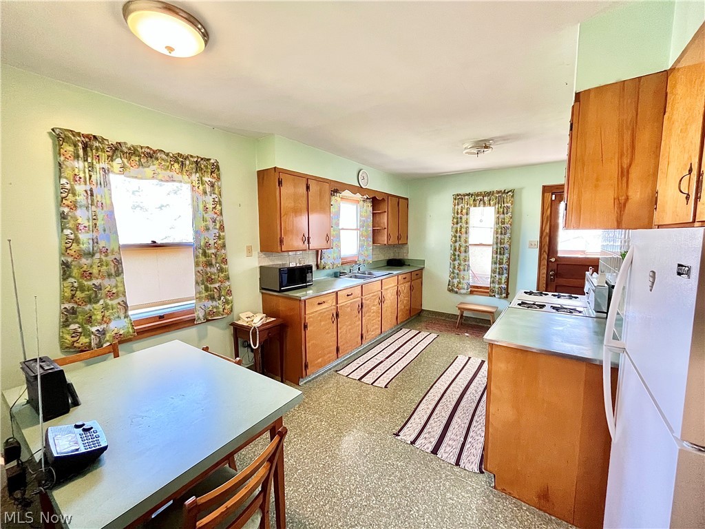 716 Grove Street Conneaut OH 44030