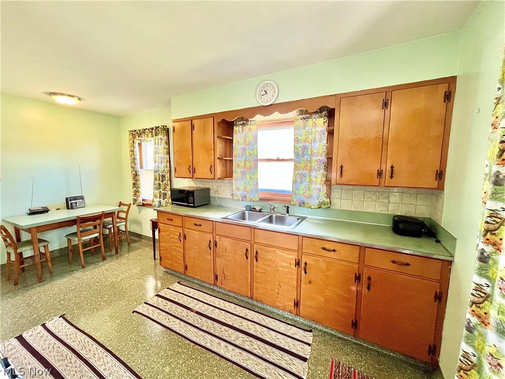 716 Grove Street Conneaut OH 44030
