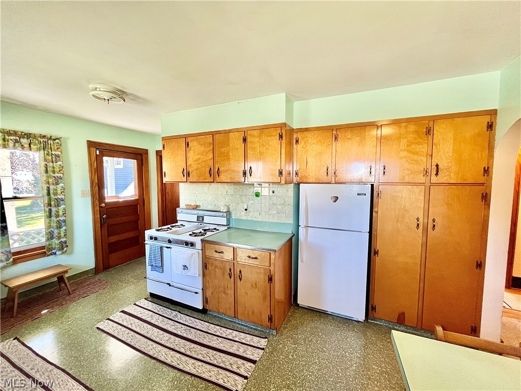 716 Grove Street Conneaut OH 44030