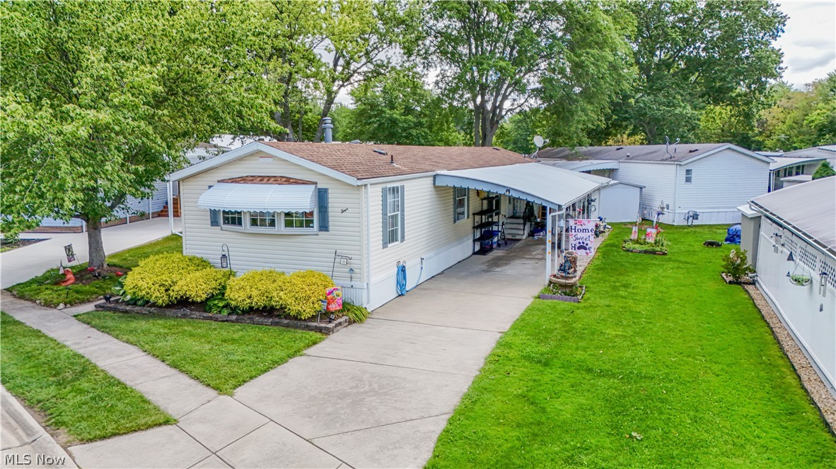 4 Sunrise Boulevard Olmsted Twp OH 44138