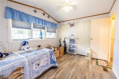 4 Sunrise Boulevard Olmsted Twp OH 44138
