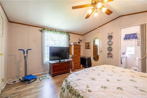4 Sunrise Boulevard Olmsted Twp OH 44138