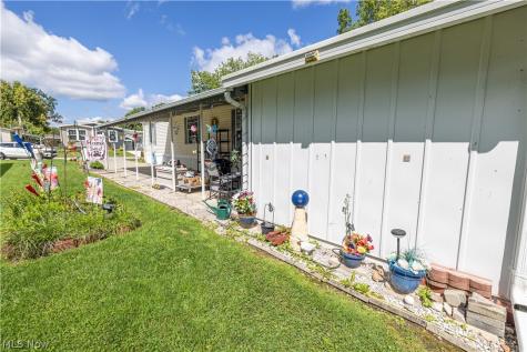 4 Sunrise Boulevard Olmsted Twp OH 44138