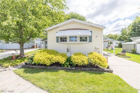 4 Sunrise Boulevard Olmsted Twp OH 44138