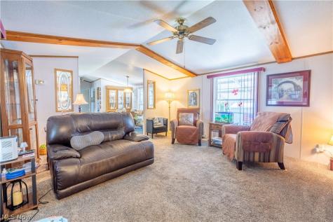 4 Sunrise Boulevard Olmsted Twp OH 44138