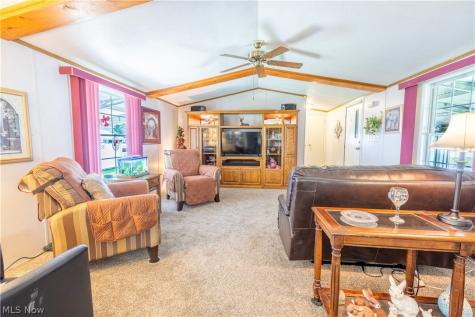 4 Sunrise Boulevard Olmsted Twp OH 44138