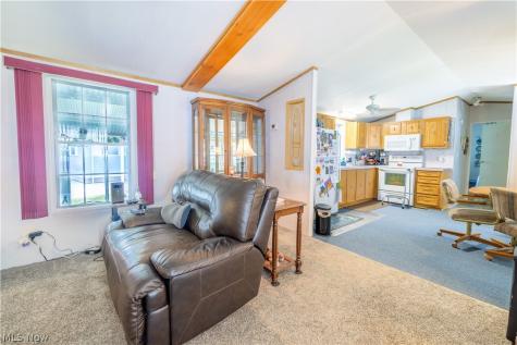 4 Sunrise Boulevard Olmsted Twp OH 44138