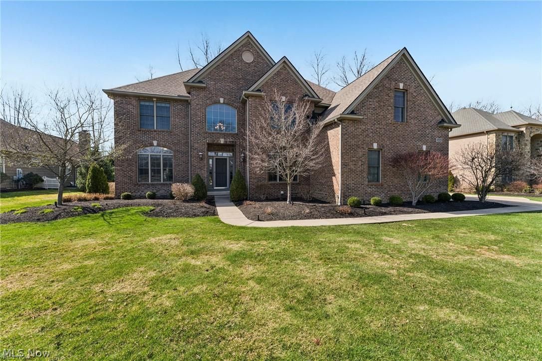 1800 Bur Oak Drive Westlake OH 44145