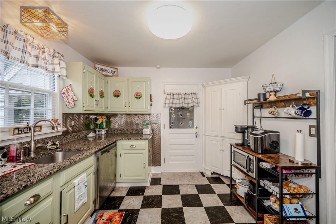 913 Home Circle Salem OH 44460