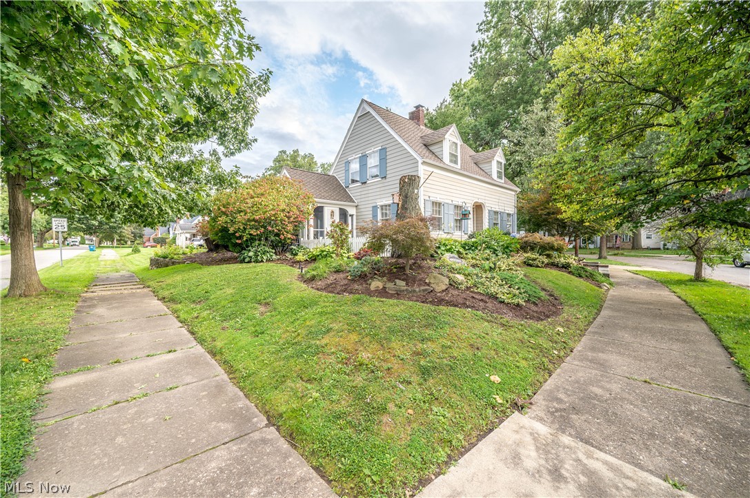 913 Home Circle Salem OH 44460
