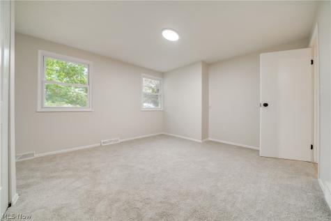 22268 Jonathan Drive Strongsville OH 44149