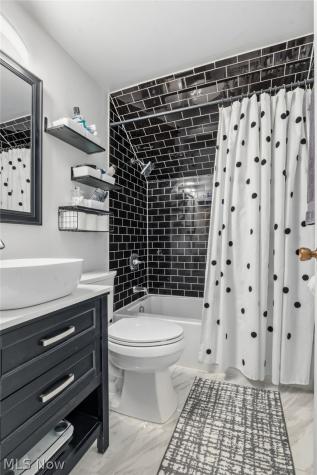 29575 Dorchester Drive North Olmsted OH 44070