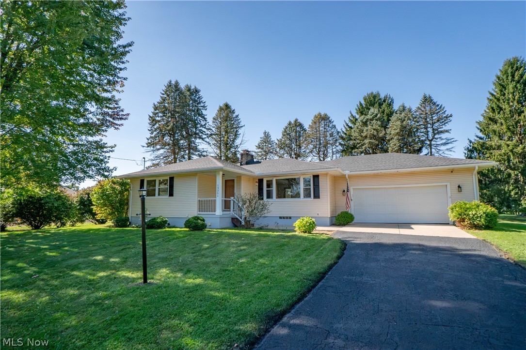13351 Parkview Avenue NW Uniontown OH 44685