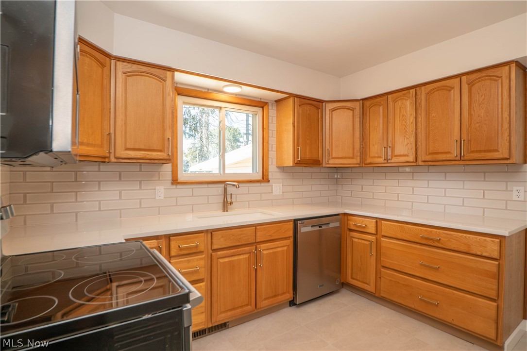 13351 Parkview Avenue NW Uniontown OH 44685