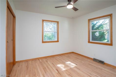 13351 Parkview Avenue NW Uniontown OH 44685